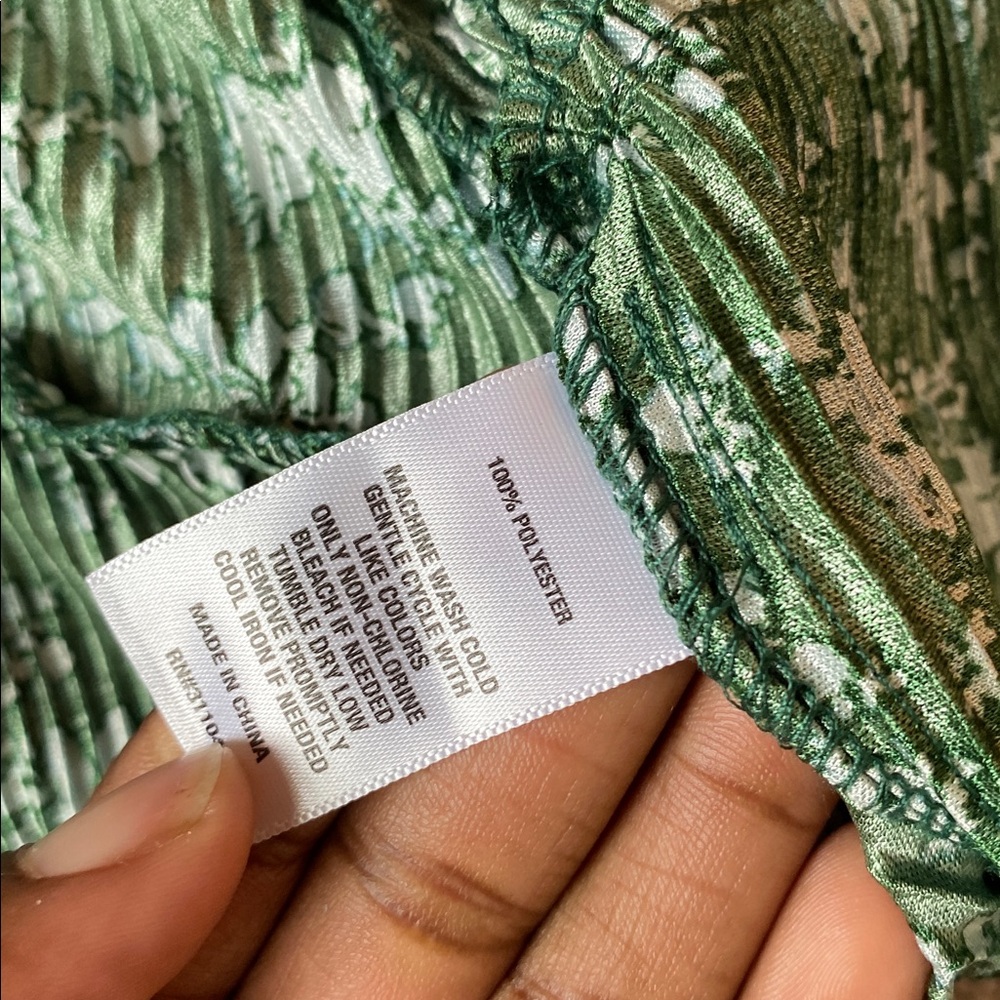 NWT True Craft Green Floral Smocked Mini Dress Long Sleeve Boho SIZE XS - Picture 5 of 6